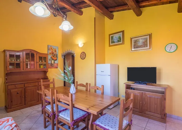 Quadrilocale Suaredda * 圣特奥多罗